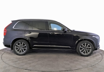 Подержанный автомобиль Volvo XC90 2019 года (4 фото)