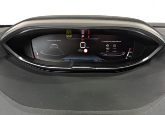 Подержанный автомобиль Peugeot 5008 Suv 2021 года (16 фото)