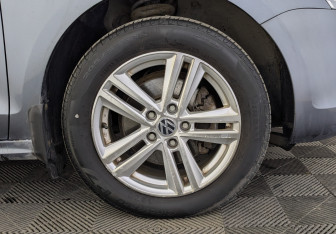 Подержанный автомобиль Volkswagen Jetta Sedan 2012 года (12 фото)