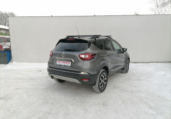 Подержанный автомобиль Renault Kaptur 2017 года (5 фото)