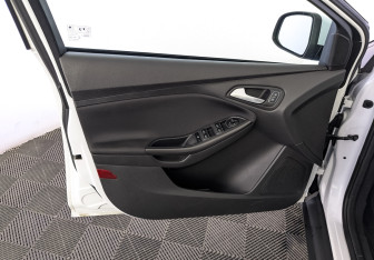 Подержанный автомобиль Ford Focus Wagon 2019 года (19 фото)