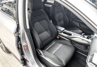 Подержанный автомобиль Geely Coolray 2022 года (23 фото)