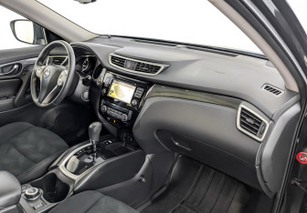 Подержанный автомобиль Nissan X-Trail 2015 года (11 фото)