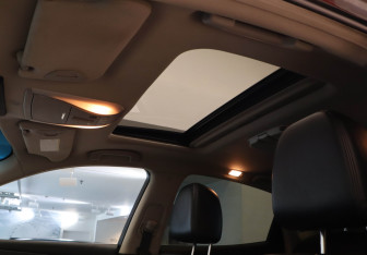 Подержанный автомобиль Infiniti Q70 2014 года (25 фото)