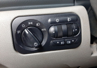 Подержанный автомобиль УАЗ Patriot 2012 года (16 фото)