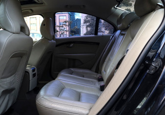 Подержанный автомобиль Volvo S80 2007 года (9 фото)