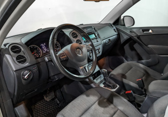 Подержанный автомобиль Volkswagen Tiguan 2012 года (15 фото)