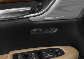 Подержанный автомобиль Cadillac XT5 2020 года (18 фото)