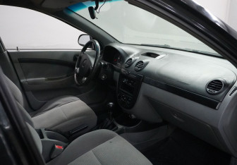 Подержанный автомобиль Chevrolet Lacetti Hatchback 2007 года (11 фото)