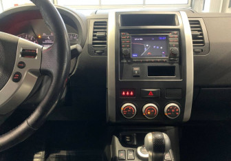 Подержанный автомобиль Nissan X-Trail 2013 года (16 фото)