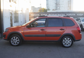 Подержанный автомобиль LADA (ВАЗ) Kalina Wagon 2015 года (8 фото)