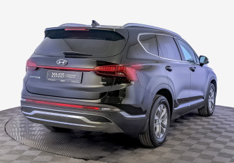 Подержанный автомобиль Hyundai Santa Fe 2022 года (5 фото)