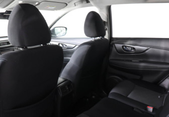 Подержанный автомобиль Nissan X-Trail 2018 года (12 фото)