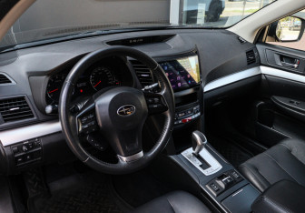 Подержанный автомобиль Subaru Outback Wagon 2014 года (12 фото)
