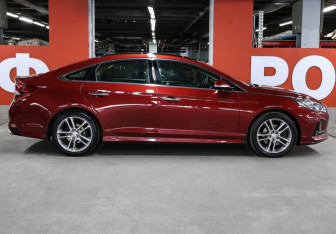 Подержанный автомобиль Hyundai Sonata 2017 года (4 фото)