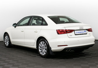 Подержанный автомобиль Audi A3 Sedan 2014 года (13 фото)