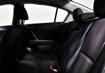 Подержанный автомобиль Mazda 3 Sedan 2012 года (13 фото)