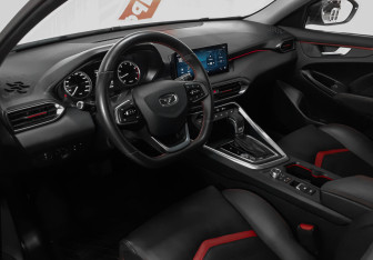 Подержанный автомобиль Kaiyi E5 2023 года (7 фото)