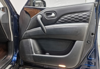 Подержанный автомобиль Infiniti QX80 2019 года (25 фото)