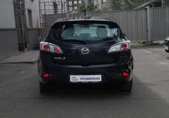 Подержанный автомобиль Mazda 3 Hatchback 2011 года (5 фото)