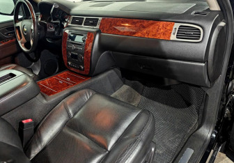 Подержанный автомобиль Chevrolet Tahoe 2013 года (11 фото)