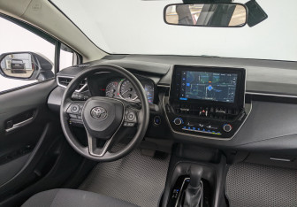 Подержанный автомобиль Toyota Corolla Sedan 2022 года (13 фото)