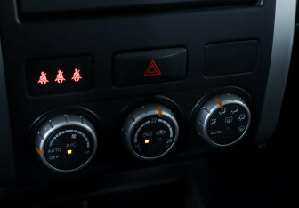 Подержанный автомобиль Nissan X-Trail 2012 года (14 фото)