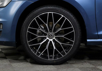 Подержанный автомобиль Volkswagen Golf Hatchback 2013 года (8 фото)