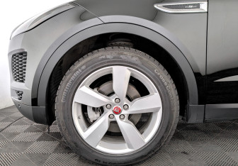 Подержанный автомобиль Jaguar E-Pace 2018 года (18 фото)