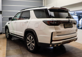 Подержанный автомобиль Changan CS95 2024 года (6 фото)