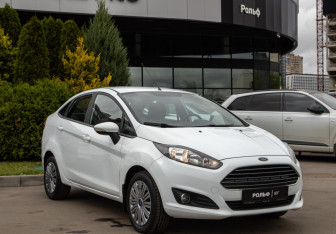 Подержанный автомобиль Ford Fiesta Sedan 2016 года (2 фото)