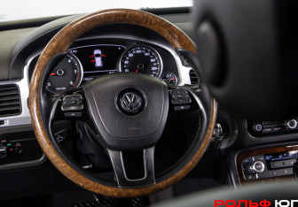 Подержанный автомобиль Volkswagen Touareg 2011 года (11 фото)