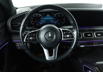 Подержанный автомобиль Mercedes-Benz GLE 2021 года (18 фото)