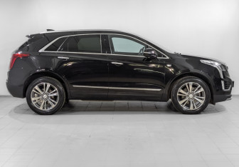 Подержанный автомобиль Cadillac XT5 2022 года (4 фото)