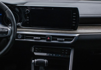 Подержанный автомобиль Kia K5 2021 года (14 фото)