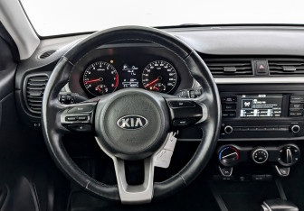 Подержанный автомобиль Kia Rio Hatchback 2021 года (21 фото)