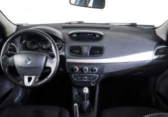 Подержанный автомобиль Renault Megane Hatchback 2012 года (12 фото)