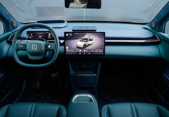 Подержанный автомобиль Zeekr X 2023 года (13 фото)