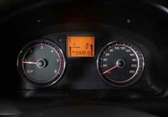 Подержанный автомобиль SsangYong Actyon 2013 года (12 фото)