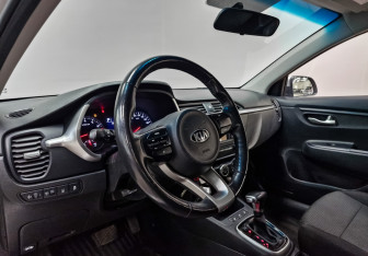Подержанный автомобиль Kia Rio Hatchback 2021 года (14 фото)