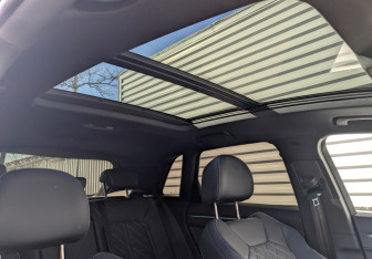 Подержанный автомобиль Audi Q3 2025 года (23 фото)