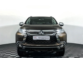 Подержанный автомобиль Mitsubishi Pajero Sport 2017 года (2 фото)