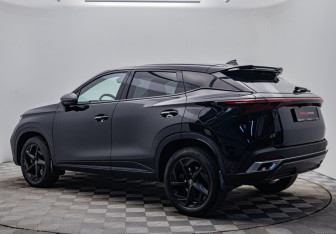 Подержанный автомобиль Omoda C5 2023 года (3 фото)