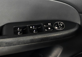 Подержанный автомобиль Hyundai i30 Hatchback 2010 года (15 фото)