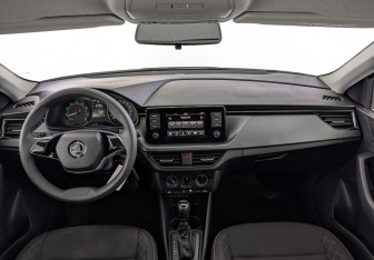 Подержанный автомобиль Skoda Rapid Liftback 2021 года (14 фото)