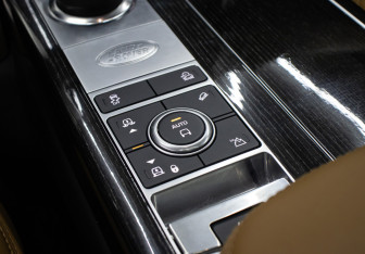 Подержанный автомобиль Land Rover Range Rover 2020 года (20 фото)