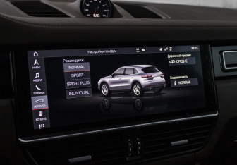 Подержанный автомобиль Porsche Cayenne 2019 года (22 фото)