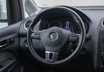 Подержанный автомобиль Volkswagen Caddy Compactvan 2013 года (15 фото)