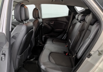 Подержанный автомобиль Hyundai ix35 2013 года (18 фото)