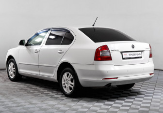 Подержанный автомобиль Skoda Octavia Liftback 2013 года (7 фото)